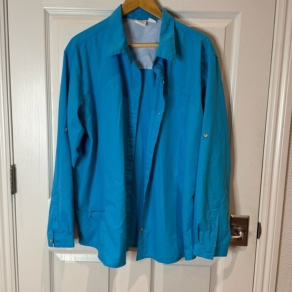 White Sierra outdoor shirt. Fishing? Hiking? Yes. Looks new. - Picture 1 of 7